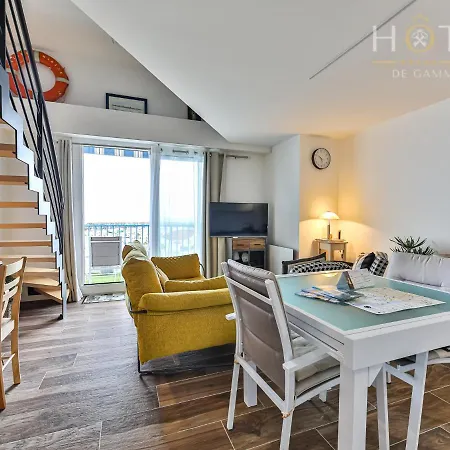 Duplex 4 Etoiles, Vue Et Port De Plaisance