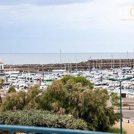 Duplex 4 Etoiles, Vue Et Port De Plaisance