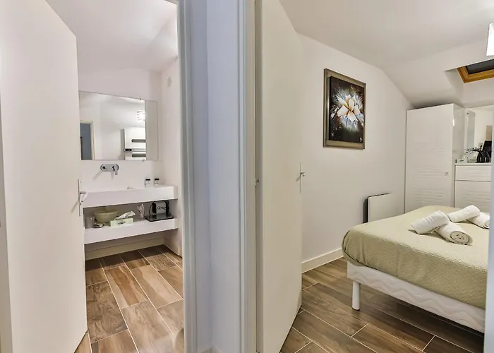 Duplex 4 étoiles, Vue Et Port De Plaisance *